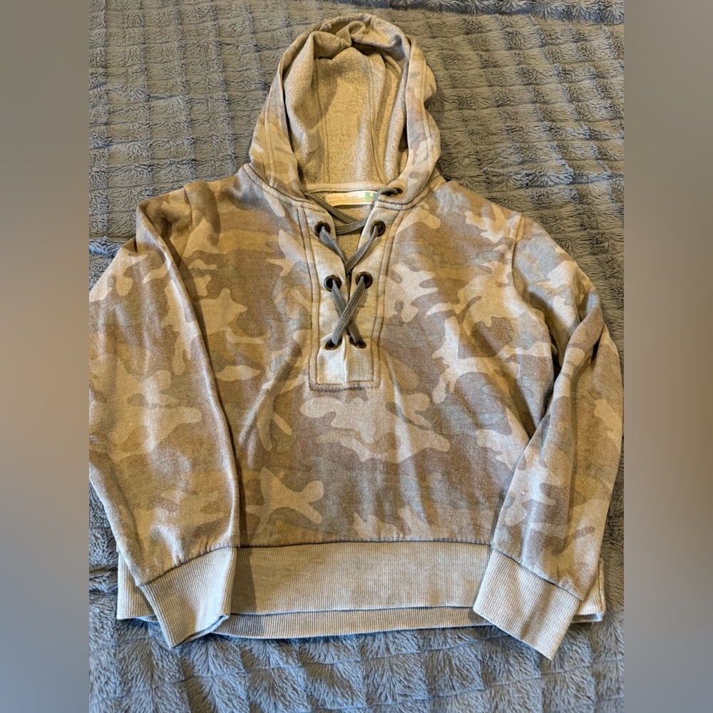 Vintage Havana Gray Camo Lace-Up Hoodie
